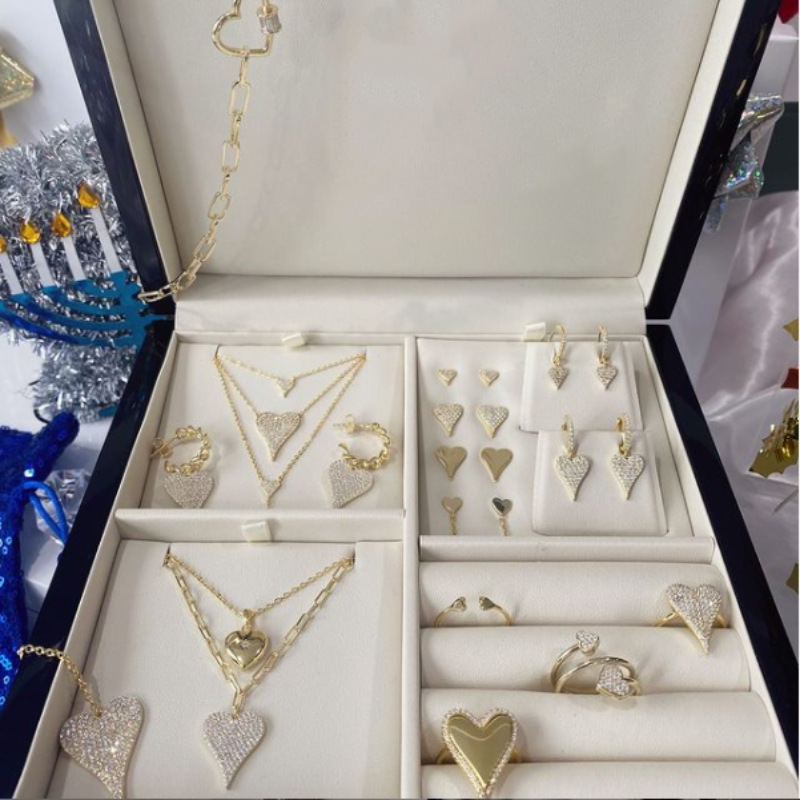 مجوهرات للبيع بالجملة من الماس بالكامل على شكل قلب أقراط طويلة على شكل قلب قلادة Nihaojewelry display picture 13