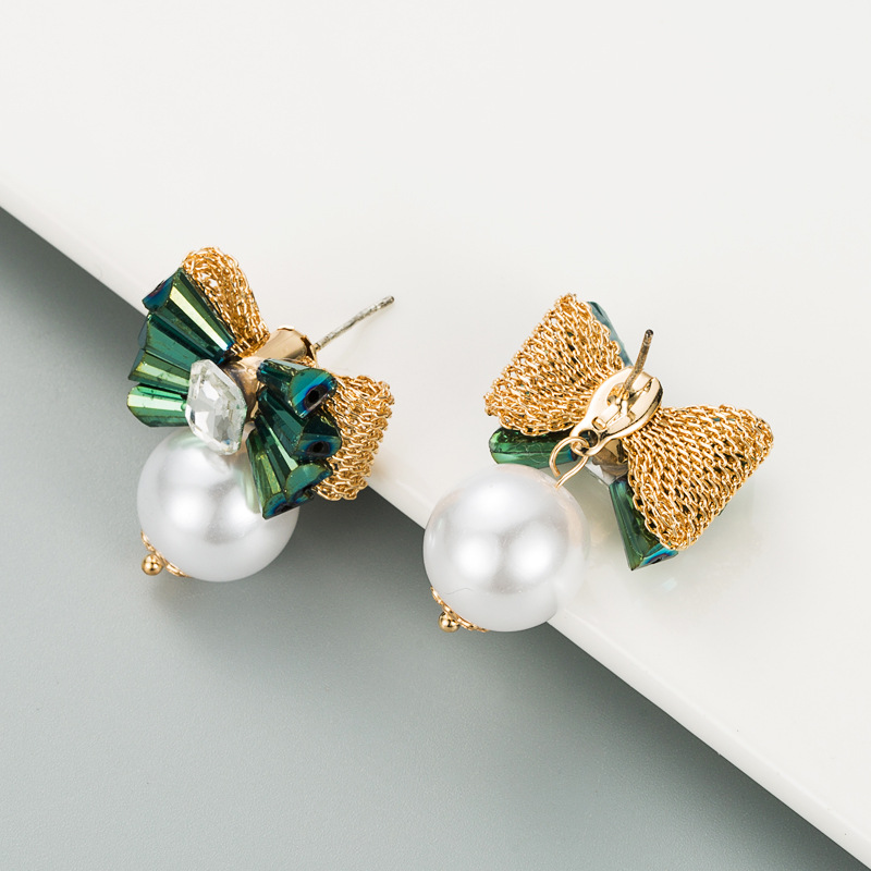 Korean Fashion Flower Pearl Crystal Earrings display picture 5