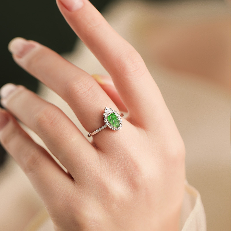 Material peligroso natural, rama de oro de jade, hoja de jade, anillo de plata esterlina s925, sentido de diseño de nicho femenino, apertura exquisita ajustable