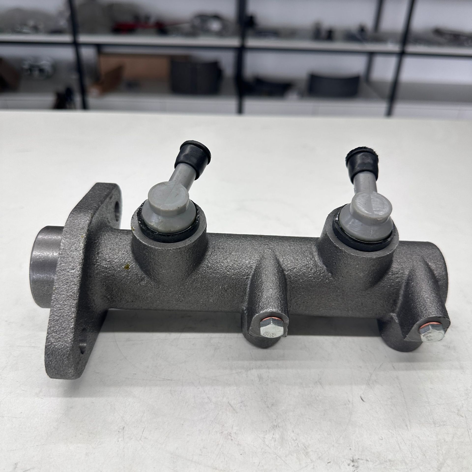 58620-5H050 58620-5H000 for Hyundai Hd65 Hd72 Brake Master Cylinder
