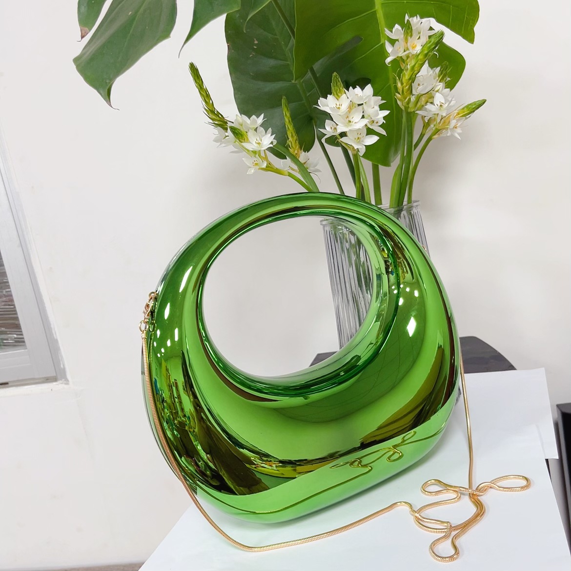 2025 Europa y los Estados Unidos nuevos productos transfronterizos bolsas de cena bolsas de moda meniscal bolsas de oro y plata ornamentos bolsas de cena bolsas de mano bolsas acrílicas