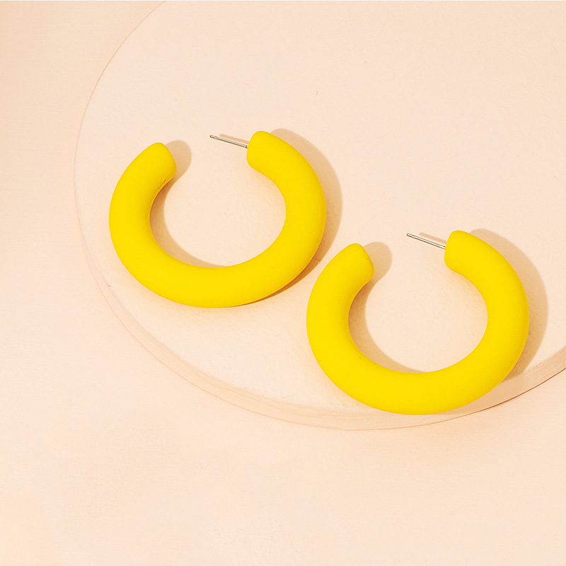 Fashion Geometric Yellow C-shape Resin Earrings Wholesale display picture 4