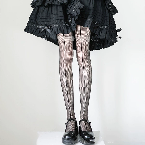 Pure vertical line black