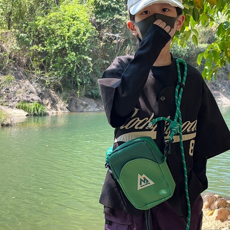 Bolsos para niños coreanos Mini estilo occidental Bolsos de hombro para niños y niñas de color de contraste populares Bolsos de mensajero de viaje ligero