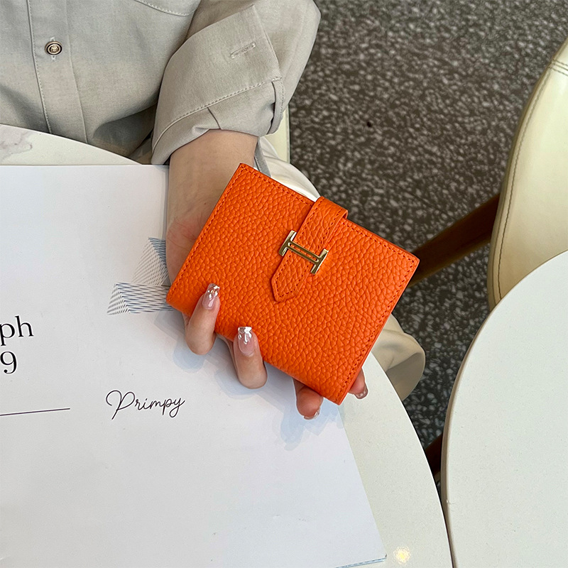 Women's Genuine Leather Short Wallet 2025 New Arrival Niche Design High-End Multifunctional Card Holder & Coin Purse - Thumbnail 7