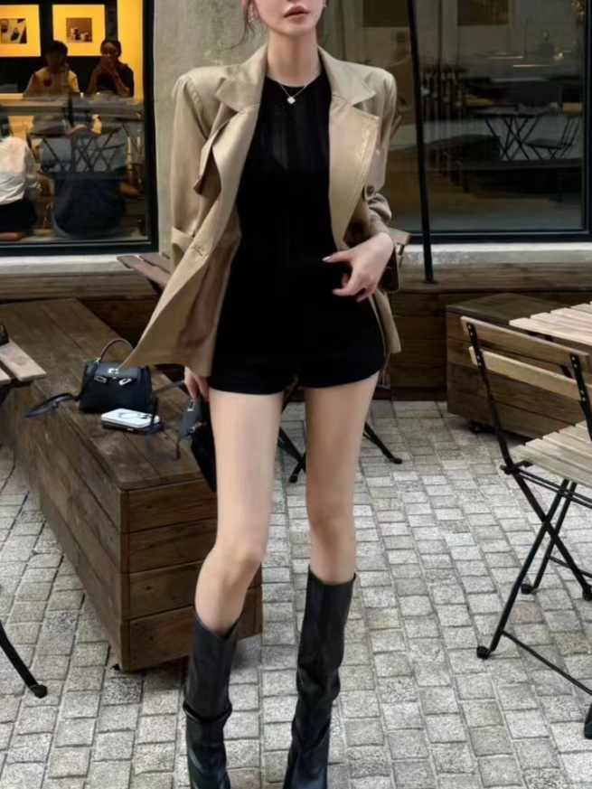 秋の美ラードの巴宝の栗の秋の意が濃くて、お姉さんを引っ張ります。