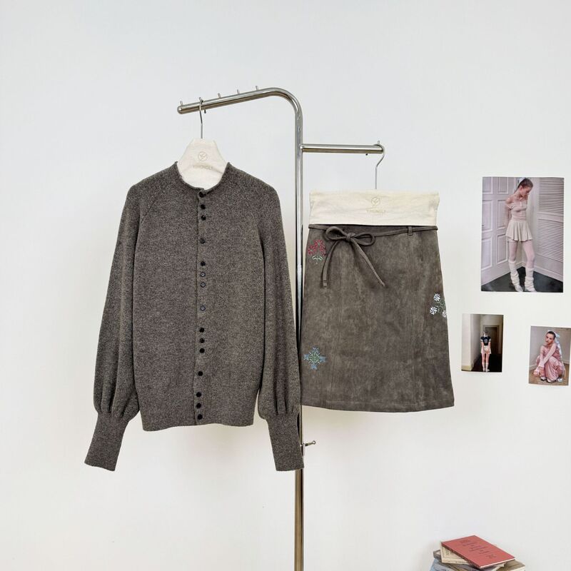 Mito de dar wool multi-button lambswool sleeve floral yarn rolled hem short low-saturation knit cardigan