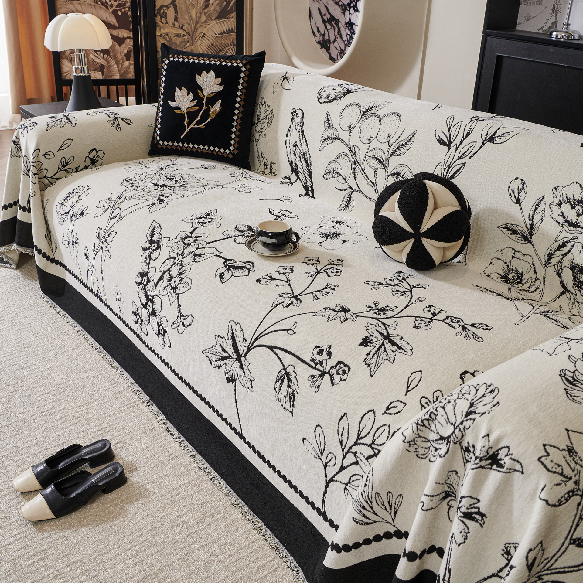 Toalla de sofá de estilo francés cubierta de cuatro estaciones generales 2025 nuevo sofá antideslizante cojín de sensación de alta calidad