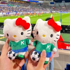 サッカー少年スポーツハローキティストラップ愛の人形ストラップかわいいぬいぐるみギフトキーホルダー