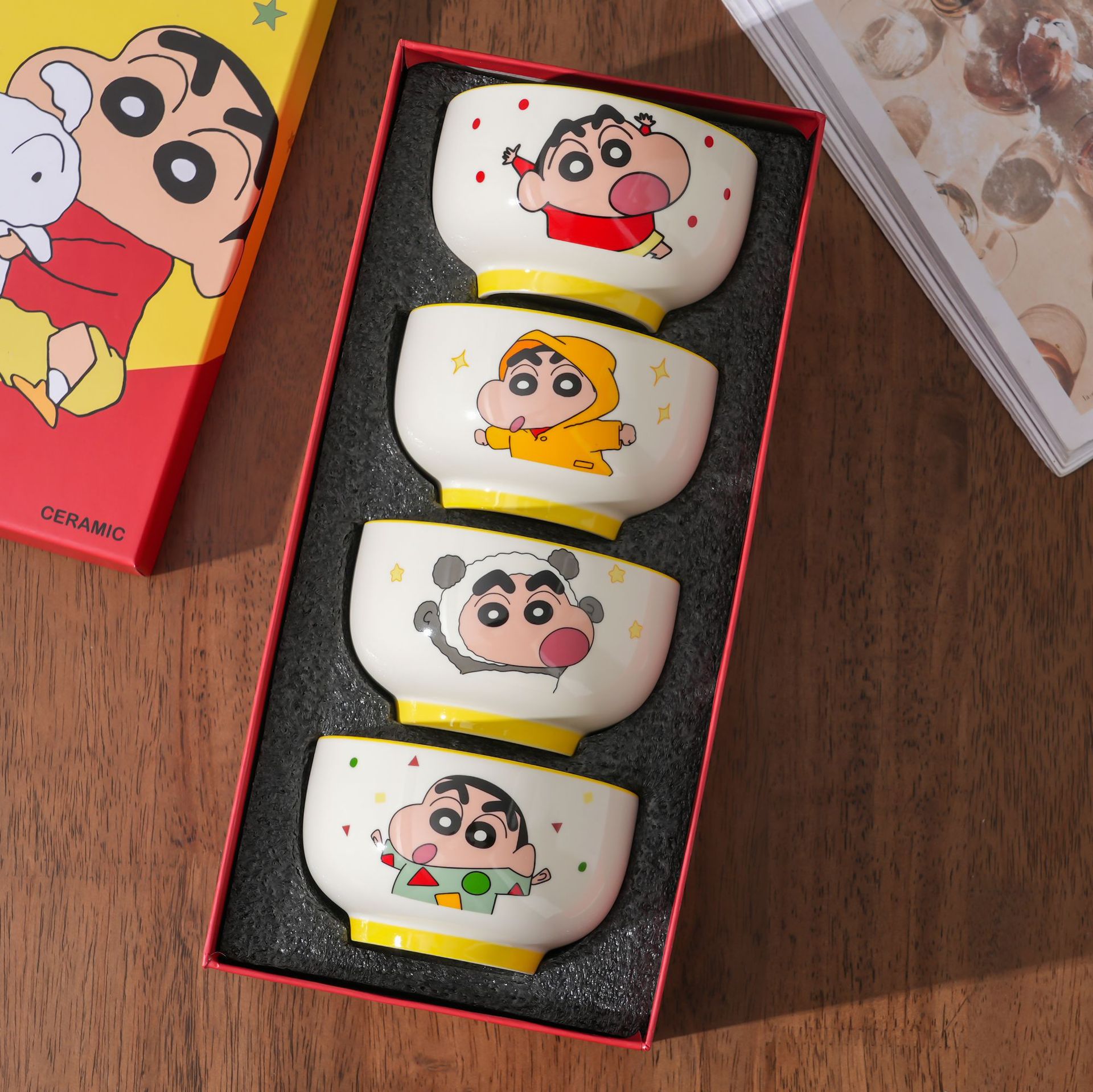 Crayon Shin-chan cuenco de cerámica nuevo lindo juego de cuenco de arroz de vajilla para el hogar caja de regalo de cumpleaños de alto valor regalo de mano
