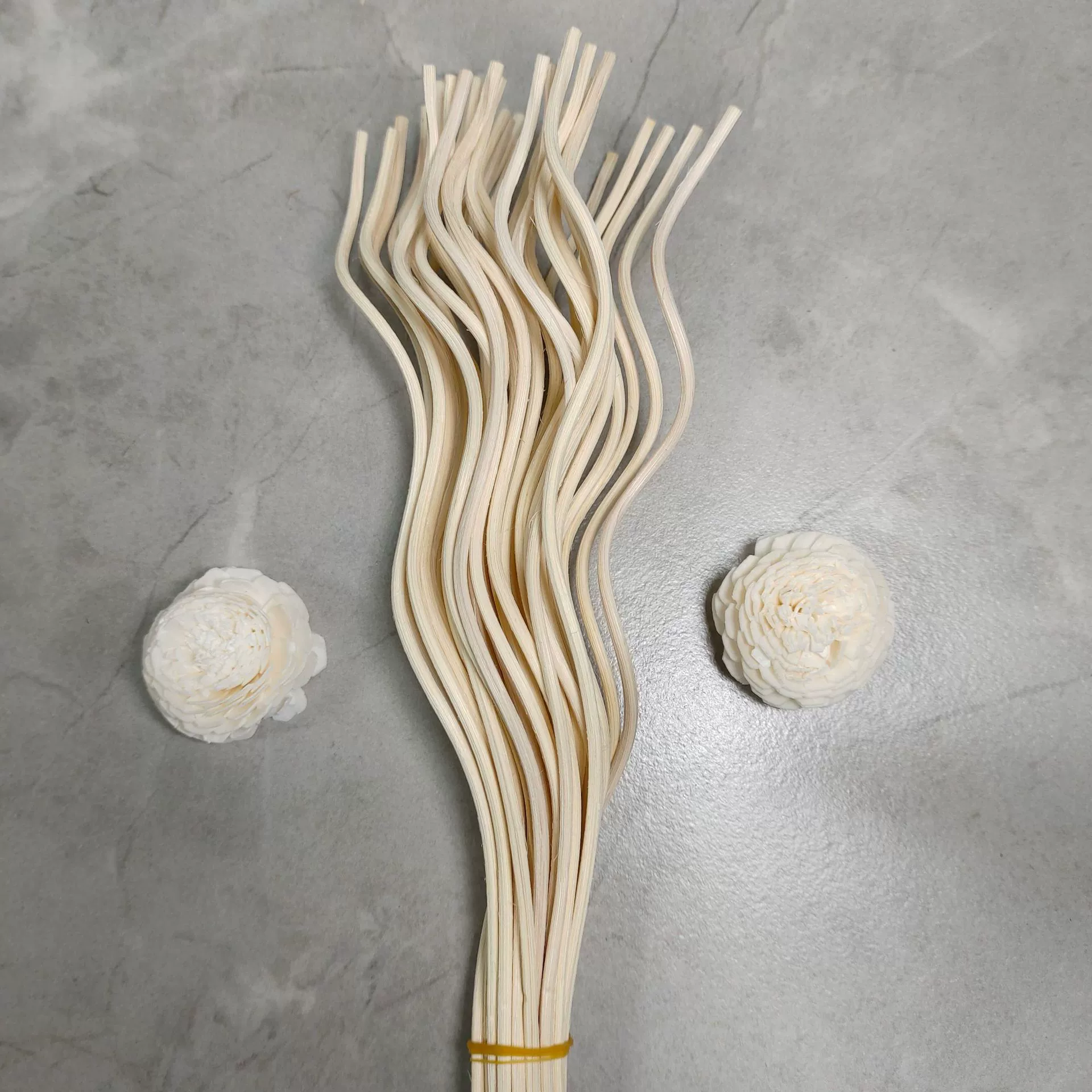 Оптовая продажа бездымных аромадиффузоров с ротанговыми палочками от производителя, высококачественный стойкий аромат для отелей и домашнего использования.