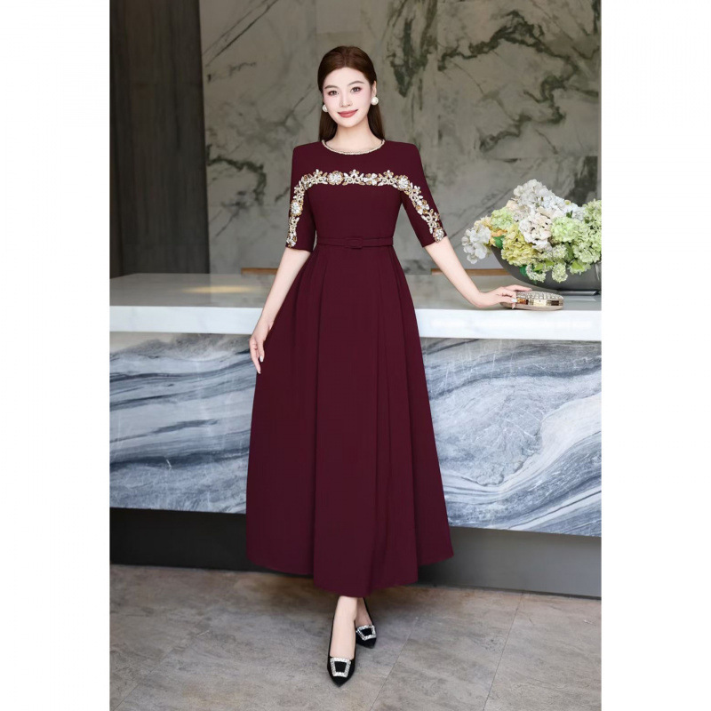 High-End Wedding Banquet Elegant Long Dress with Heavy Craftsmanship, Custom Rhinestone Flowers, Elegant and Slimming Gown, Young Style for Autumn