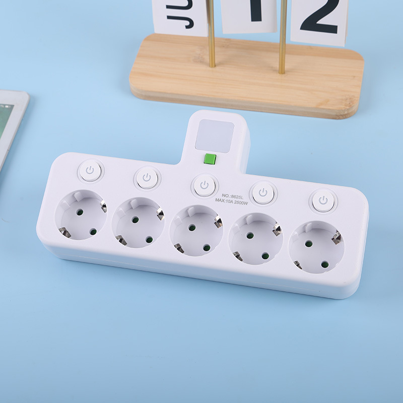 俄罗斯欧式转换插座带小夜灯一孔开关彩盒包装带儿童安全门欧规