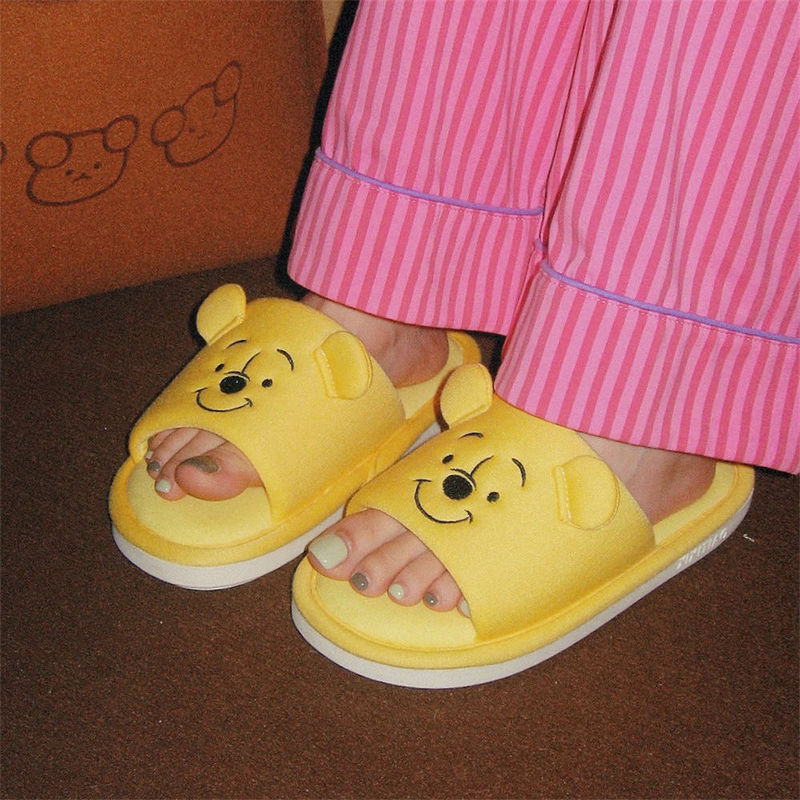 Air-Conditioned Room Sweat-Absorbent Floor Shoes for Men and Women Spring and Summer Couples Casual Home Cute Cartoon Winnie the Pooh Cotton Slippers