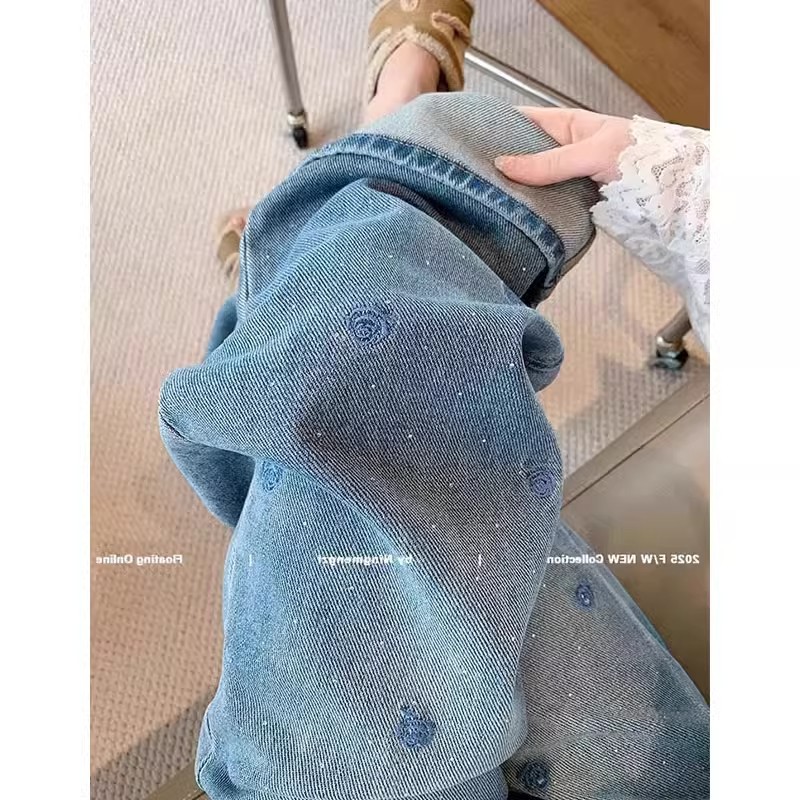 Vintage Plus Size Rose Embroidery Straight Leg Jeans for Women, Autumn/Winter, High Waist, Slimming Wide Leg Pants for Pear Shape and Plus Size
