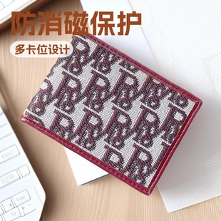 �����������࿨λ�{��C���A����Ů���������X��һ�w���¸ߙnС��