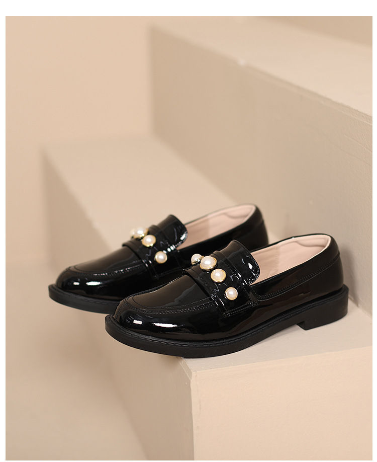 Women's British Style Solid Color Round Toe Loafers display picture 3