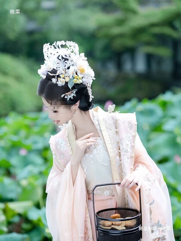 New Song Dynasty Style Hairpin Hanfu for Women, Waist-Length, New Heavy Embroidery Pearl Makeup, Long Robe with Embroidery and Tag