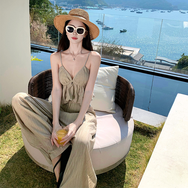 海边穿搭套装女夏高级感沙滩度假阔腿裤长裤荷叶边吊带背心一整套|undefined