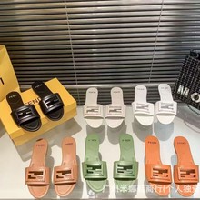 F�ҷ���ƽ����ЬŮ�ļ��⴩�A�^һ����ɳ���ȼ�ƽ�����Ϸ����p��