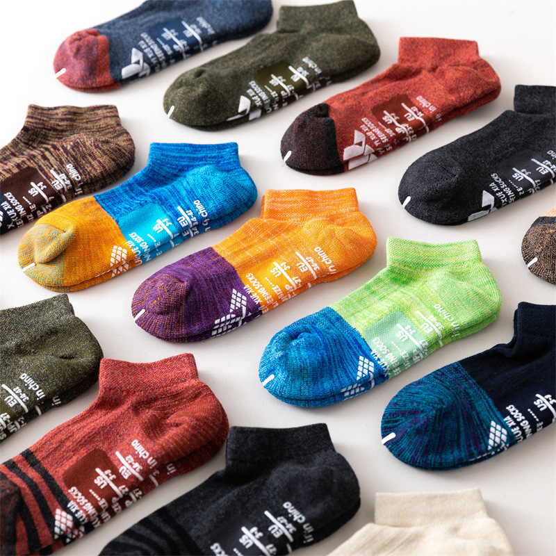 Men's Sports Socks, Non-Slip, Autumn and Winter Short Basketball Socks, Thickened Towel Bottom Short Socks, Running Socks, Marathon Socks, Boat Socks