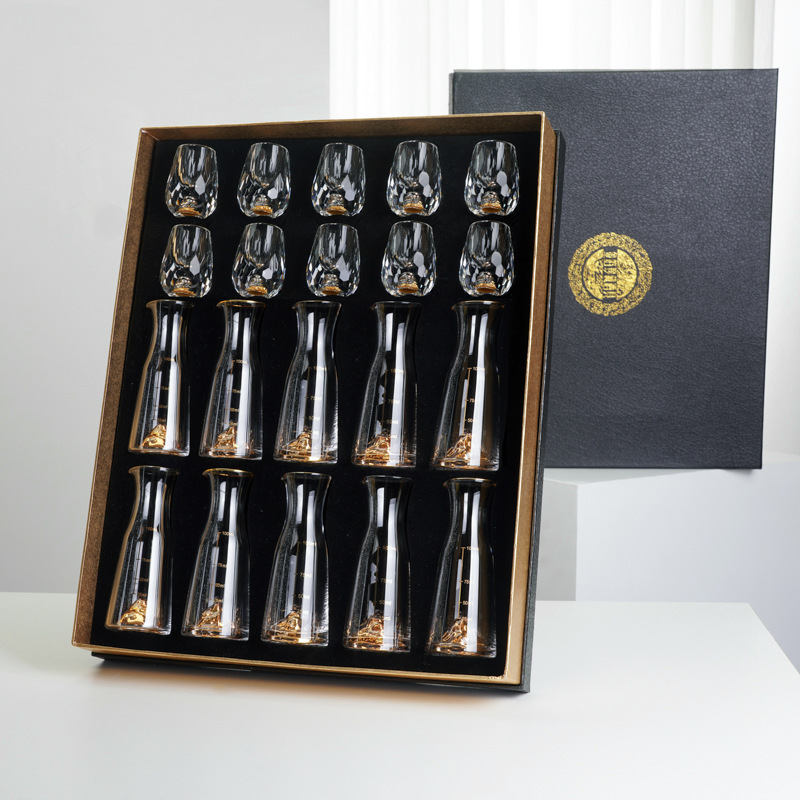 Fábrica diamante hoja de oro vino blanco vidrio hogar traje cristal separador de vino una taza de espíritus de vidrio de gama alta caja de regalo