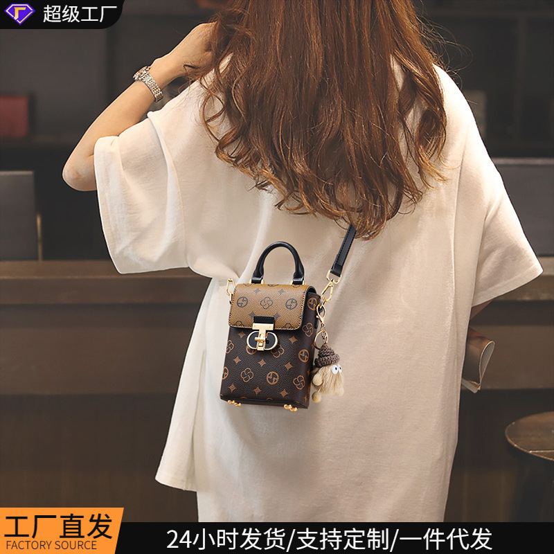 Mobile Phone Bags for Women 2026 New Versatile Crossbody Bag Niche Designer Lightweight Mini High-End Small Bag Bags Mobile Phone Bags for Women 2026 New Versatile Crossbody Bag Niche Designer Lightweight Mini High-End Small Bag Bags