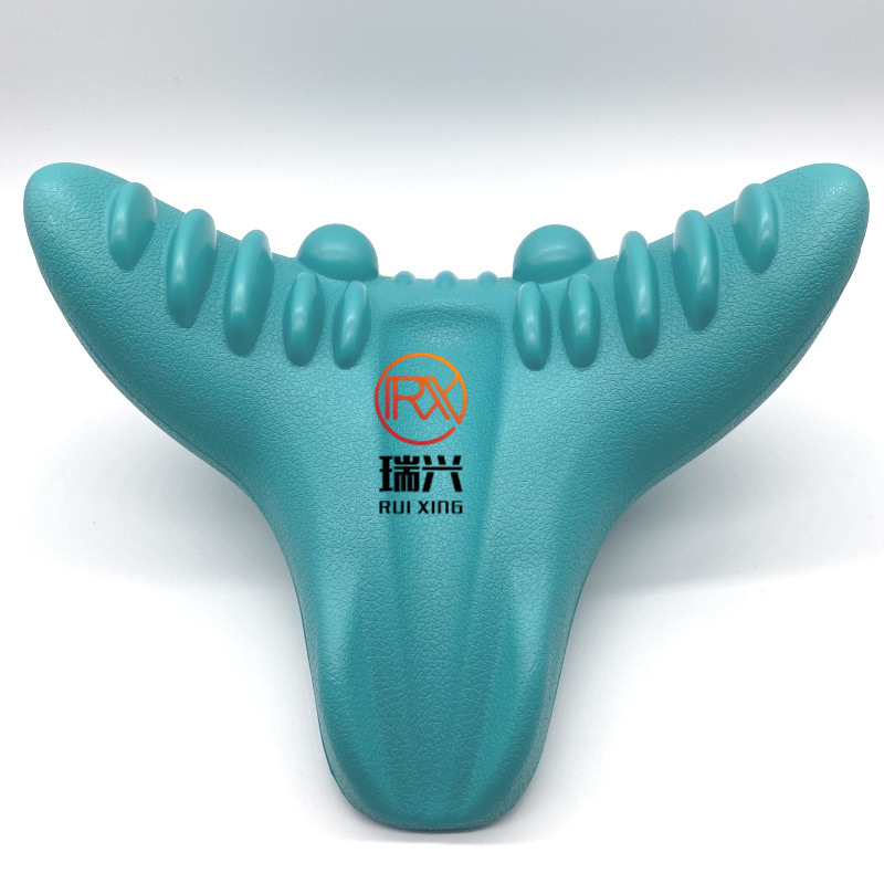 EVA颈椎牵引飞机枕 矫正富贵包按摩羊角枕PU自结皮海绵护颈脊椎枕