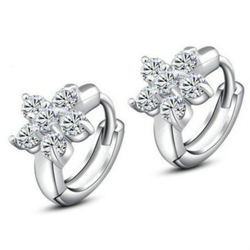 Transfronterizos de venta caliente de nieve zircon nicho de diseño de alta calidad super brillante orejas ligeras lujosas aretes de estilo retro