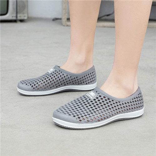 Men's Baotou Sandals Croc Shoes Couples  Summer New Non-Slip Beach Shoes Outdoor Wear Korean Version Rafting Women