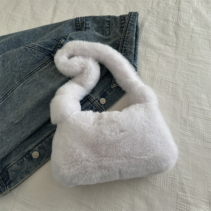 2024 invierno nuevo estilo bolso de axila temperamento bolso de mujer de alto valor felpa estilo occidental bolso de hombro diseño de nicho femenino