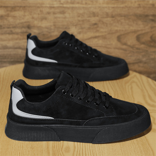 Spring Men's Shoe Trend 2024 Soft Sole Versatile Casual Board Shoes New Men's Style Protective Work Thick Sole Durable Fashion Shoes