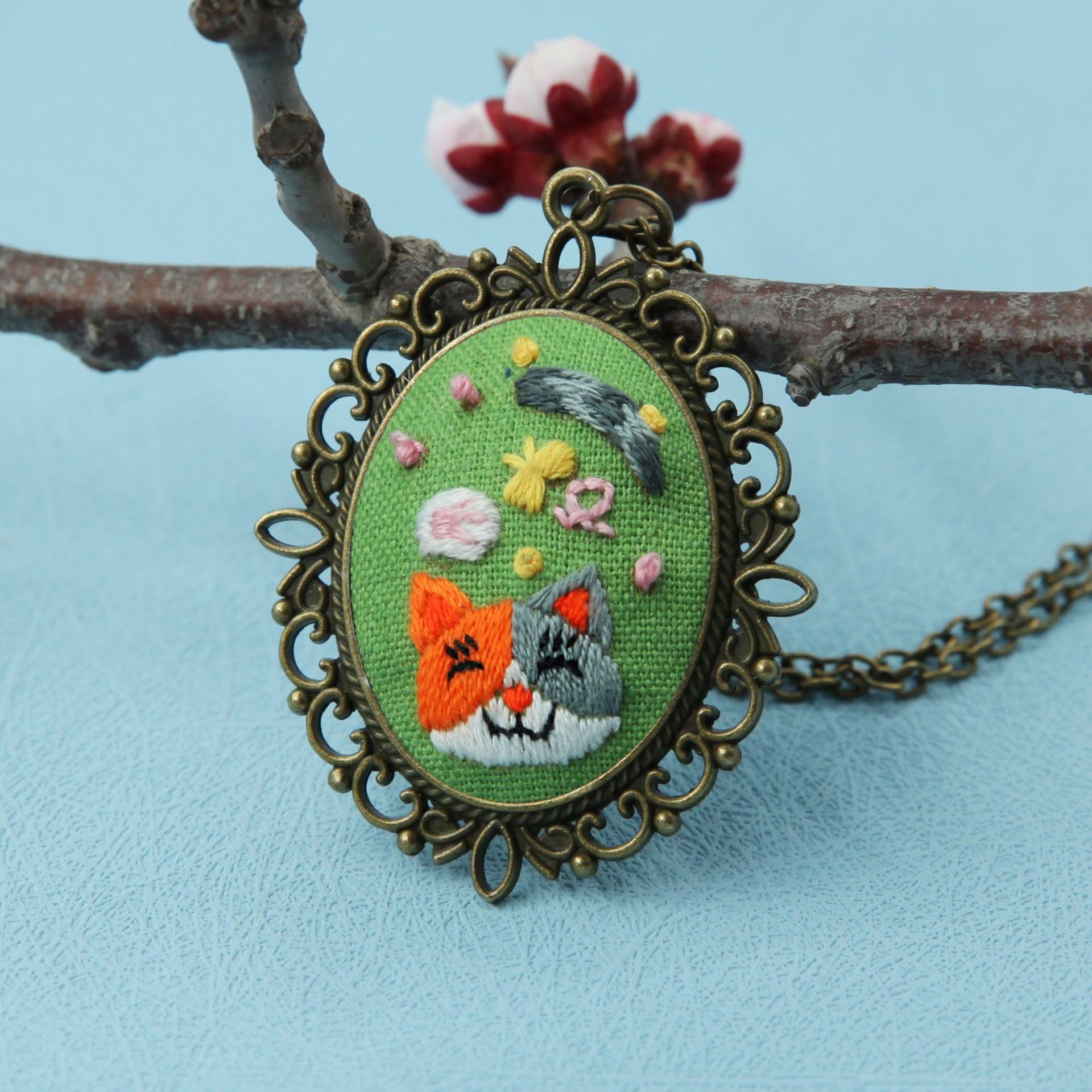 Bordado hecho a mano auto-bordado paquete de material de bricolaje Lu bordado producción regalo bordado girasol Margarita suéter COLLAR COLGANTE