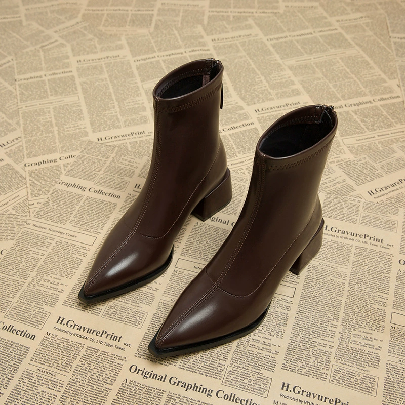 17573-3 Французские узкие ботинки 2025 года, осенне-зимние модные короткие сапоги, женская обувь большого размера, 43 маленькие голые ботинки с острым носком