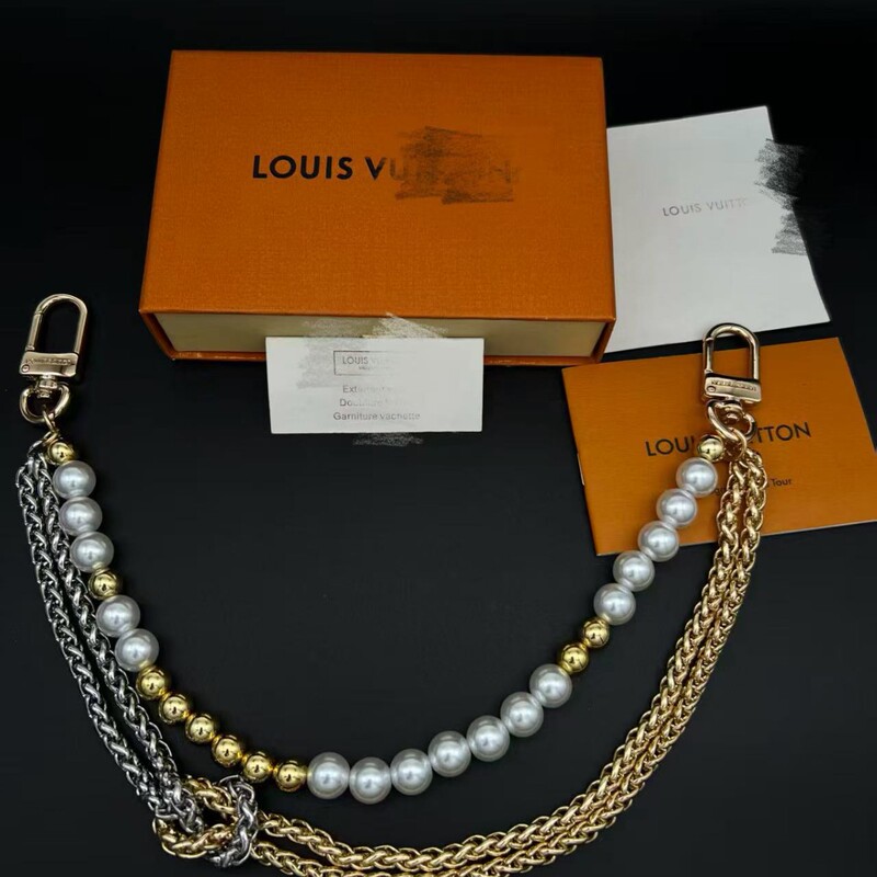 Lv Pearl Chain Bag Pendant, Gold + Silver Double-Layer Chain + Pearl Decoration, Exquisite Workmanship, Details