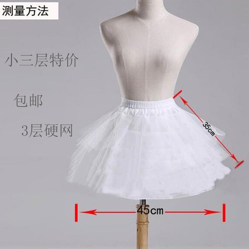 工場は花嫁のウェディングドレスのスカートを卸売りします。|undefined