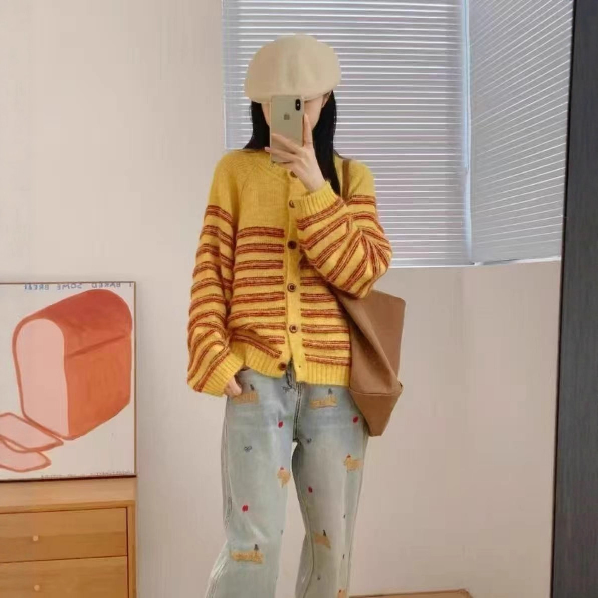 Otoño y invierno de 2025 nuevo estilo retro color contraste a rayas de punto cardigan estilo coreano de moda universal suéter delgado abrigo image 5