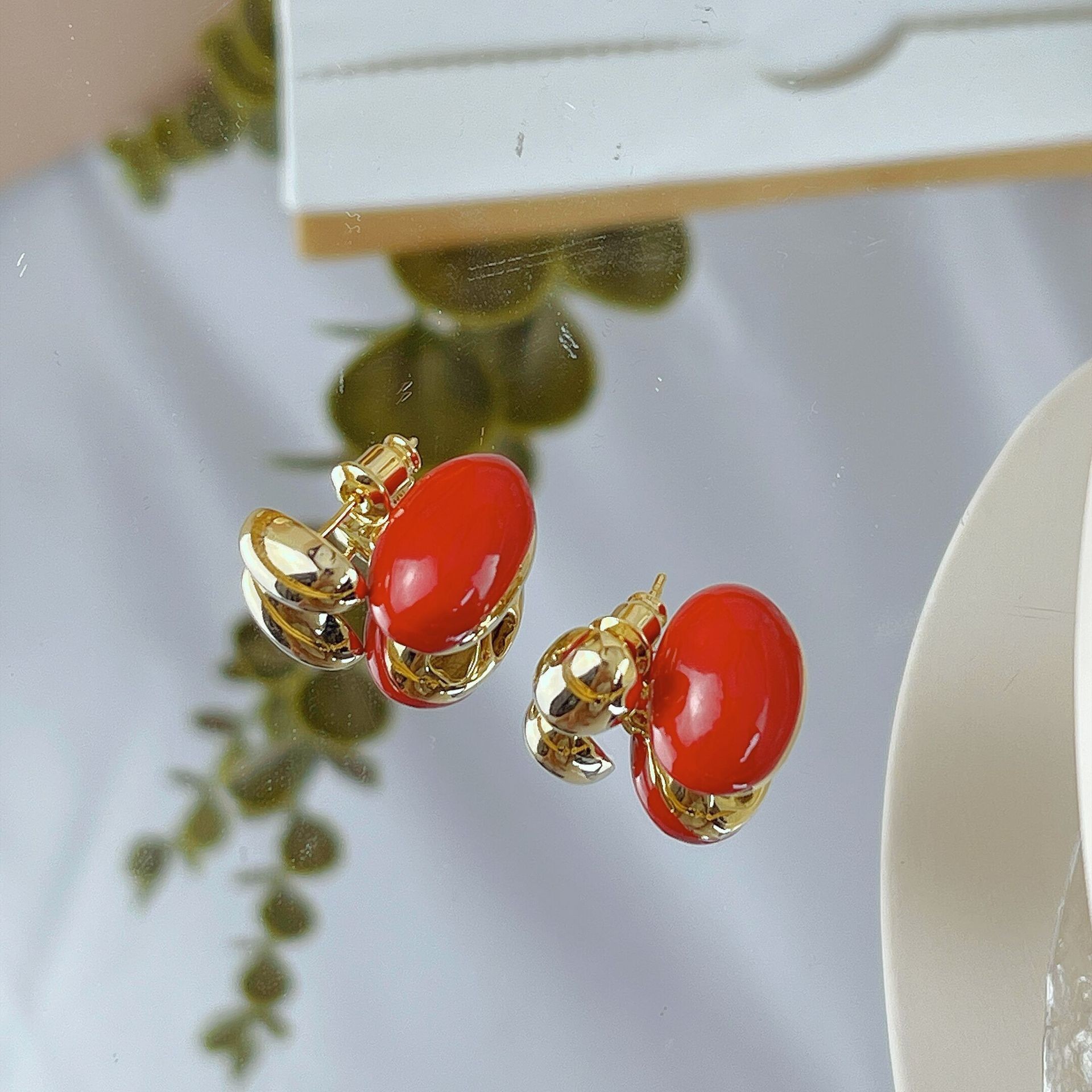 F6748D 레드 타원형 앞뒤 착용 귀걸이