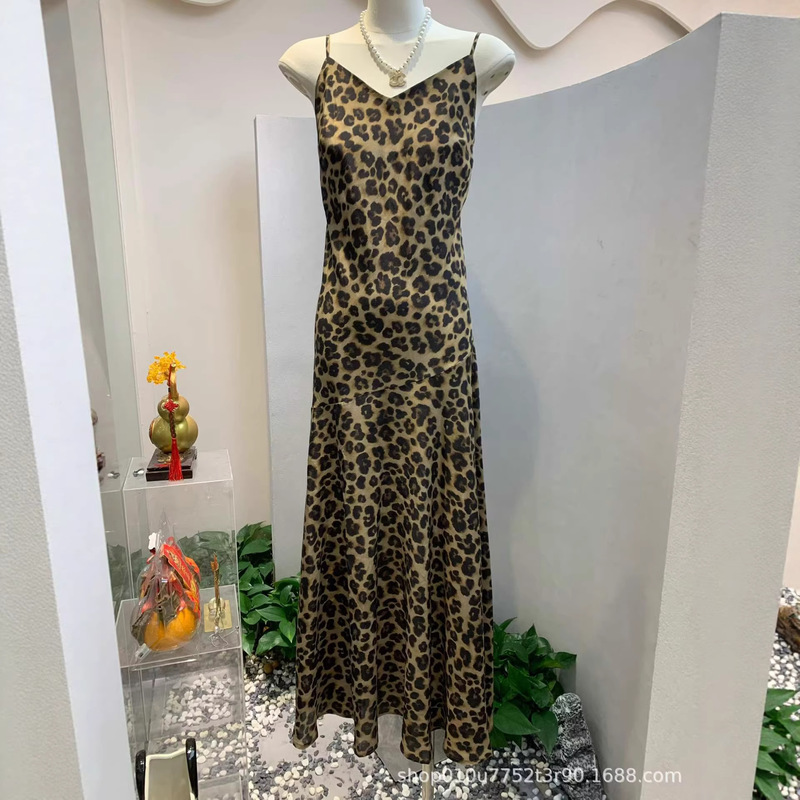 E, 100% Silk Leopard Print Halter Mermaid Dress, Mulberry Silk Neckline, Waist-Cinching Slimming Long Dress, Direct Supply from the Factory