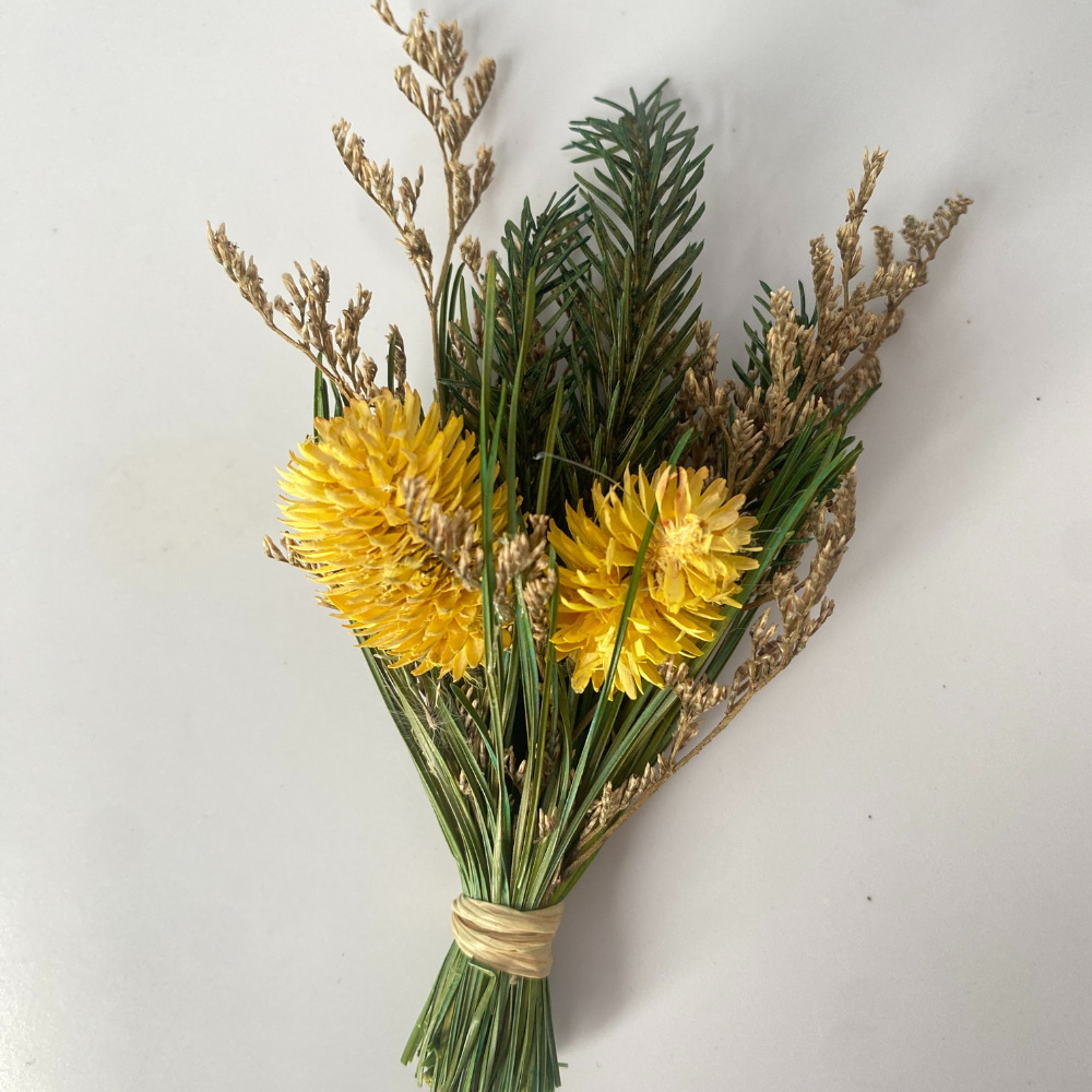 Mori Eternal Flower Mini Real Flower Dry Flower Ramo pequeño Accesorios Decoración hecha a mano Adornos de escritorio