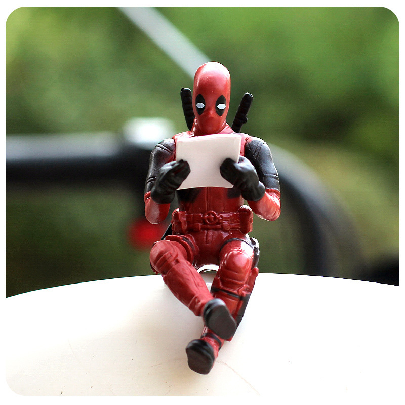 Batería de Deadpool motocicleta eléctrica decoración accesorios accesorios adornos de automóviles muñecas muñecas