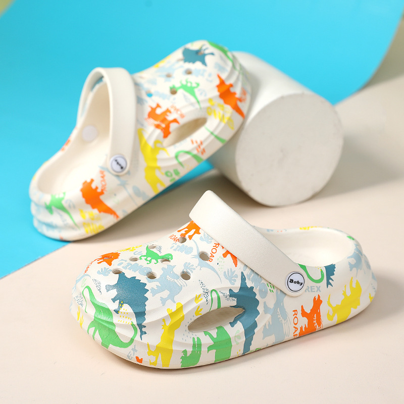 Boys Slippers Hole Shoes 2024 New Summer Children's Non-Slip Deodorant Sandals Soft Sole Outer Wear Boys Beach Shoes