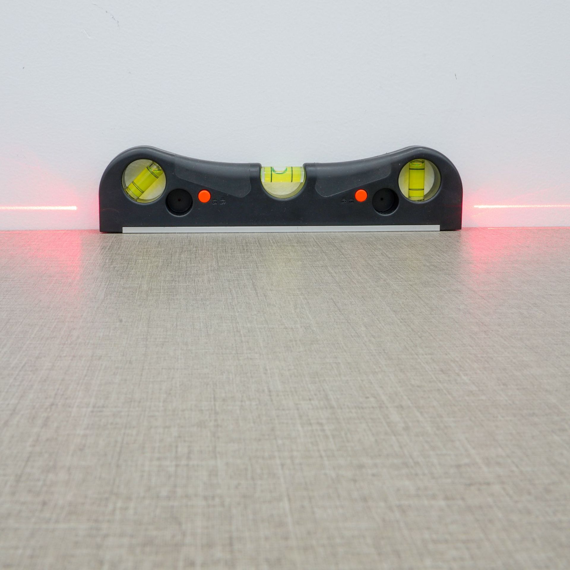 供应激光水平尺