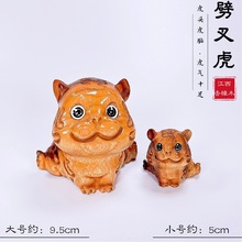 瀚华雕刻香樟木制小老虎劈叉虎景区工艺品批发纯手工漂漆摆件实木
