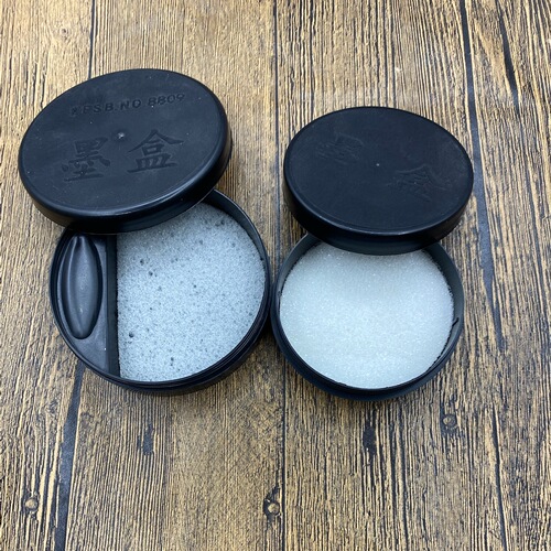 Wholesale 4-inch plastic inkstone for primary school students, training class plastic square inkstone with lid, Tai Chi Bagua Mohai inkstone