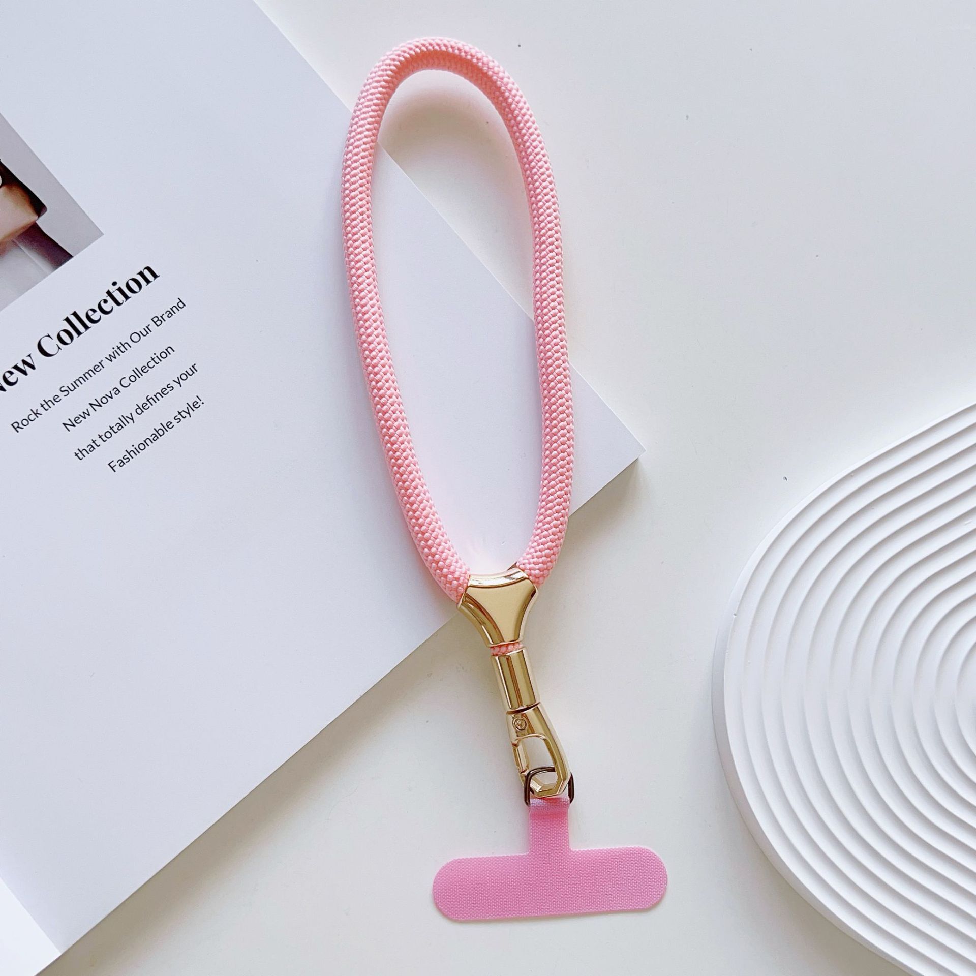 Cuerdas de muñeca ajustables de alta calidad con clips de hebilla pequeñas y frescas de poliéster corto para colgar teléfonos móviles simples y versátiles