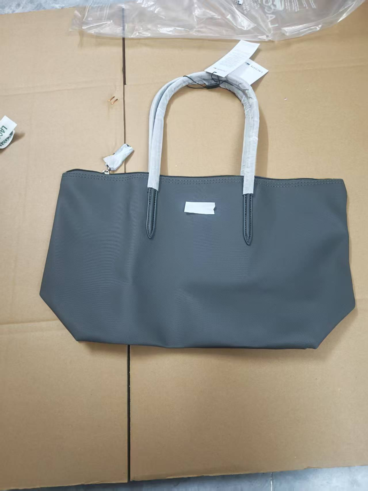 짙은 회색