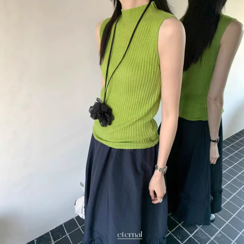 【High Quality】Women's Spring/Summer Textured Sleeveless Knit Vest with Small Stand Collar, Slimming and Stylish Inner Layer Top