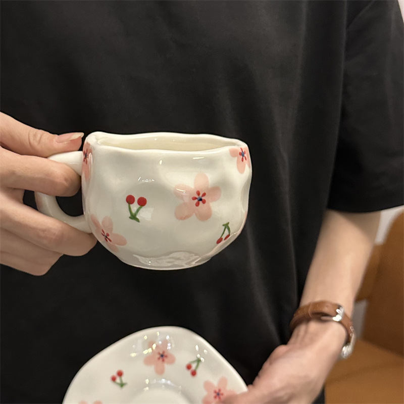 Tazas y platos de cerámica de flores retro de estilo coreano, tazas y platos de café irregular pellizcado a mano, tazas y platos de té de la tarde