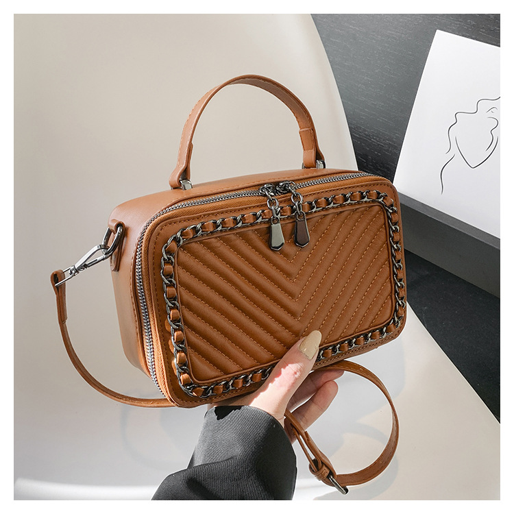Women's 2023 Small Fragrant Wind Weaving Chain Single Shoulder Crossbody Bag Embroidered Thread Chain Handheld Small Square Bag_voghion.com